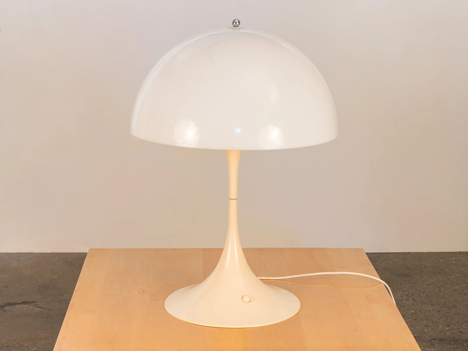 Verner Panton Panthella Lamp
