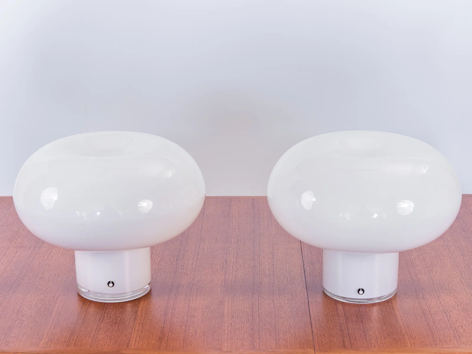 open_air_modern_scandinavian_danish_pukeberg_sweden_white_glass_mushroom_table_lamps-1.jpg