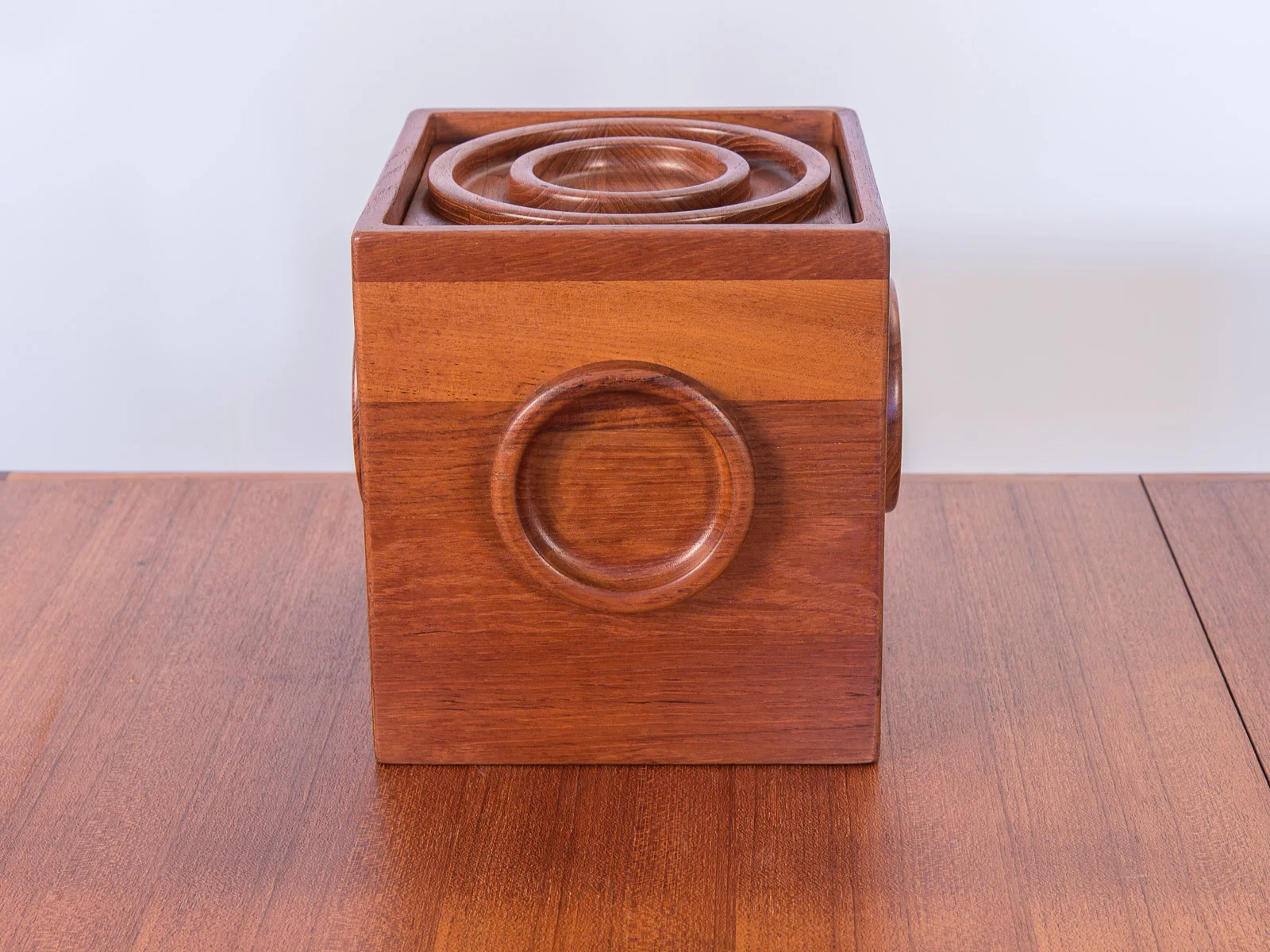open_air_modern_jens_quistgaard_teak_cube_ice_box_circle_detail-2.jpg