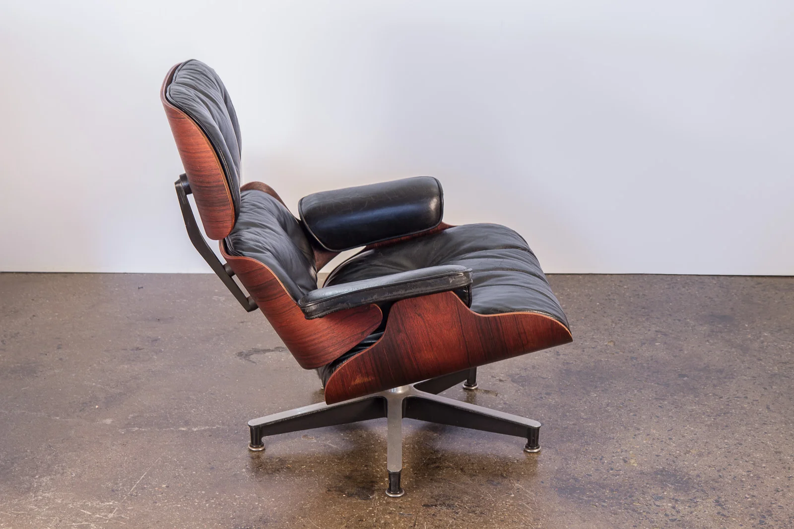 open_air_modern_vintage_670_black_rosewood_lounge_swivel_chair-3.jpg