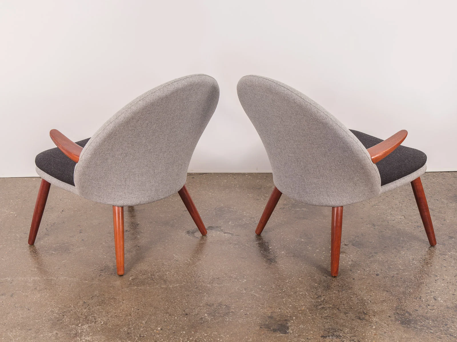 open_air_modern_pair_of_kurt_olsen_easy_chairs_for_glostrup_mobelfabrik-3.jpg