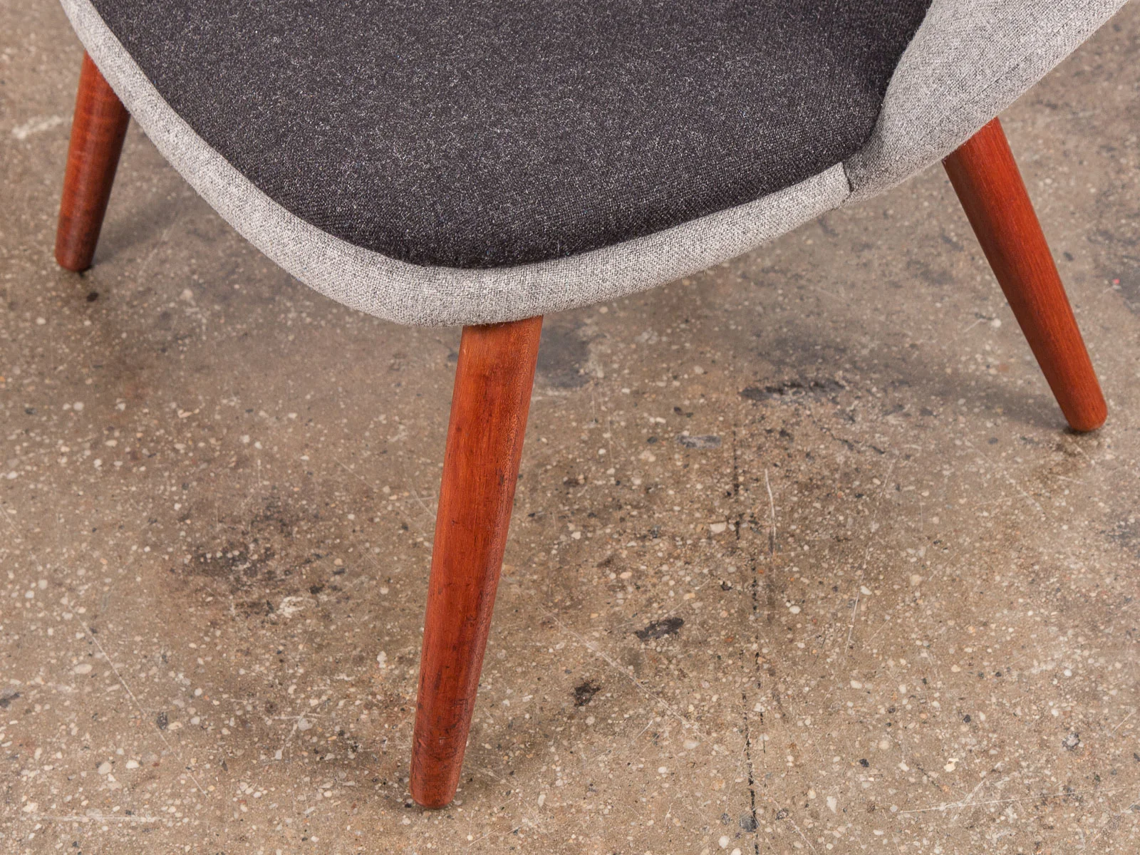 open_air_modern_pair_of_kurt_olsen_easy_chairs_for_glostrup_mobelfabrik-9.jpg
