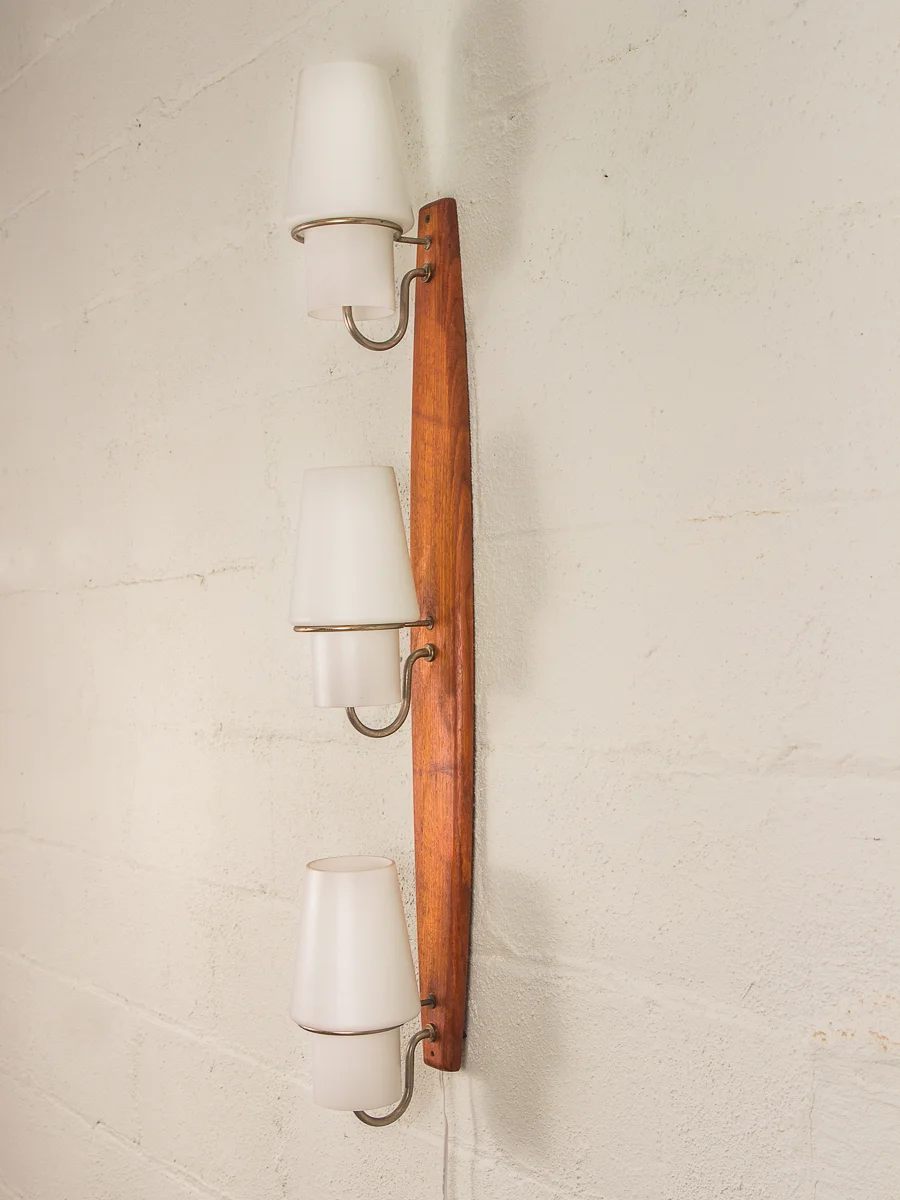 open_air_modern_danish_vertical_wall_mounted_3_light_sconce_fixture-1.jpg