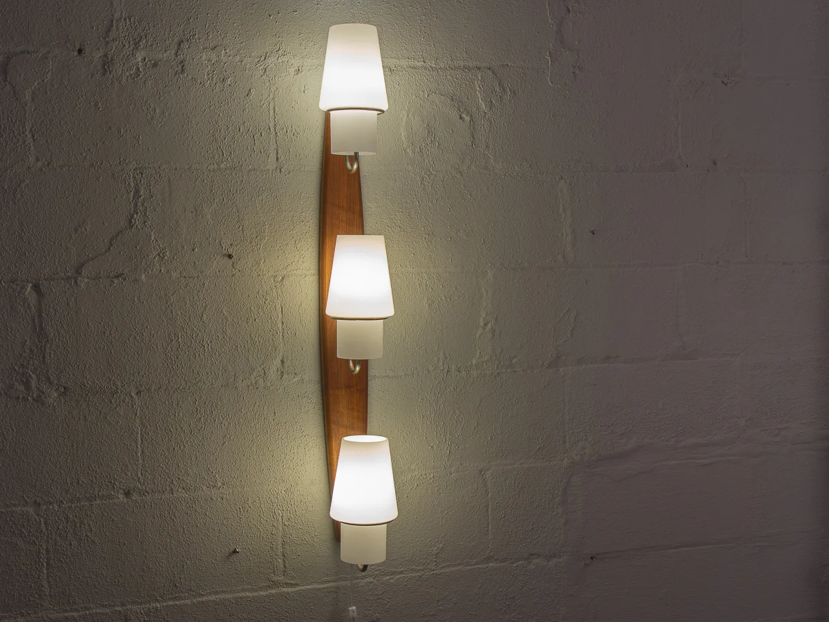 open_air_modern_danish_vertical_wall_mounted_3_light_sconce_fixture-9.jpg