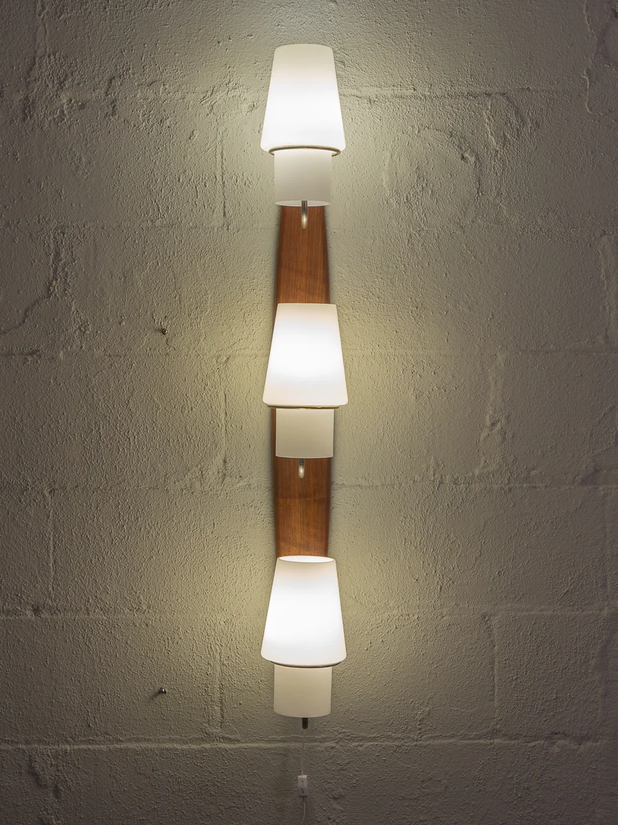 open_air_modern_danish_vertical_wall_mounted_3_light_sconce_fixture-8.jpg