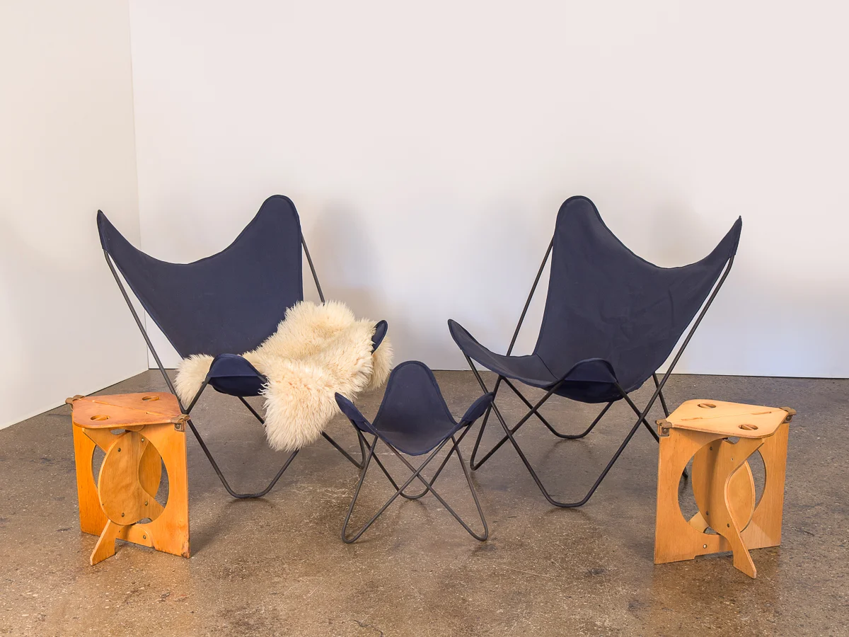 open_air_modern_pair_of_navy_blue_butterfly_canvas_hardoy_ferrari_sling_chairs_for_knoll-2.jpg