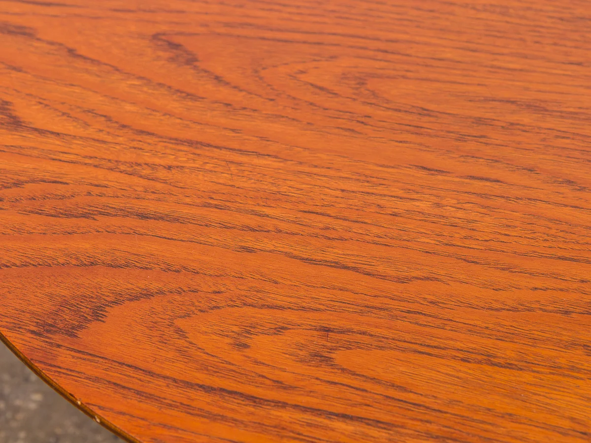 arne_jacobsen_coffee_table_fritz_hansen_tripod_base-5.jpg