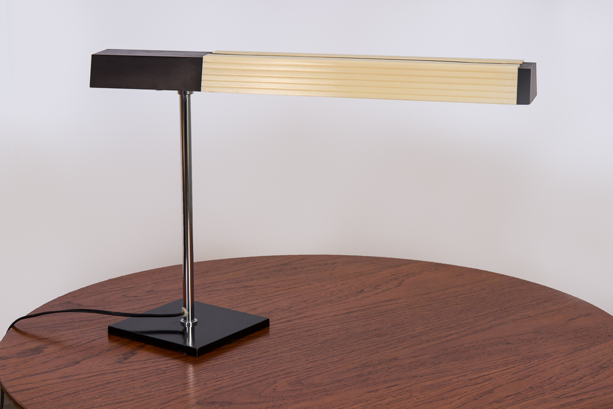 lightolier_geometric_mephis_style_modern_chrome_table_lamp-1.jpg