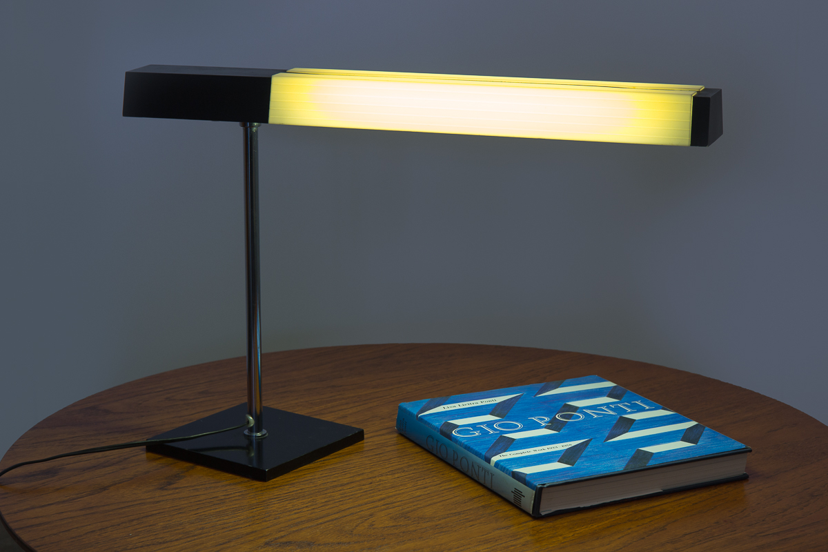 lightolier_geometric_mephis_style_modern_chrome_table_lamp-6.jpg