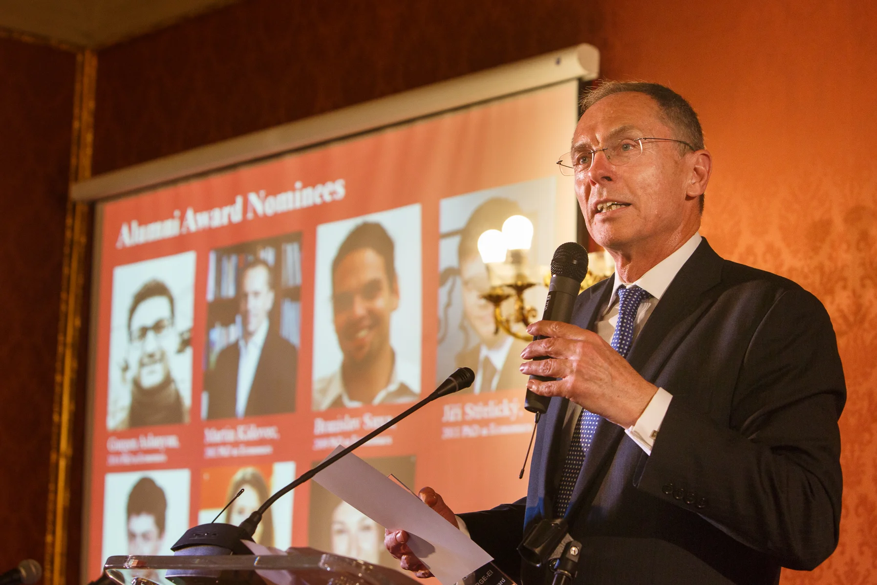 alumni-award.jpg