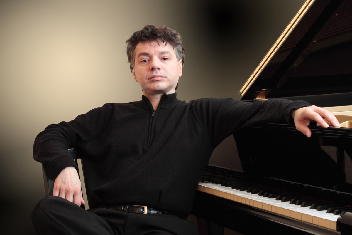 Pianist Raymond Spaskovski