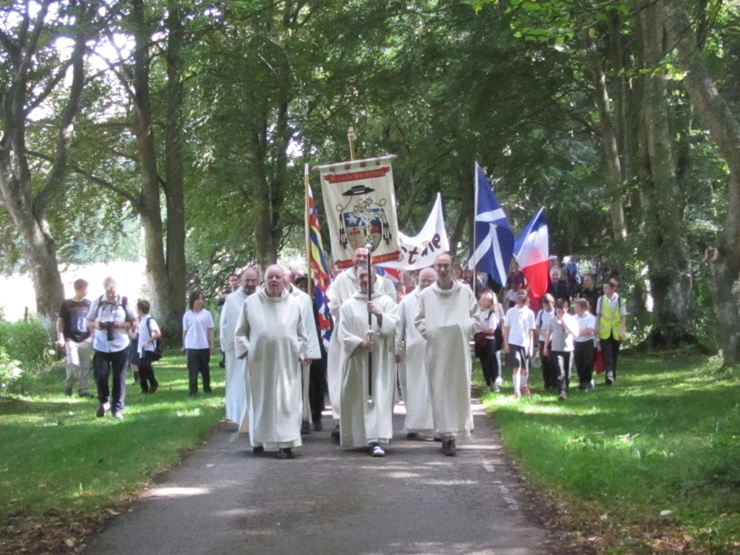 The final Procession up the Drive4.JPG