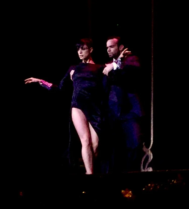 After watching hours of Tango, I think it's time to find some lessons. Photos can't capture the beauty and sheer sexiness of the dance. If you find yourself in Buenos Aires, promise me you will see a show. 