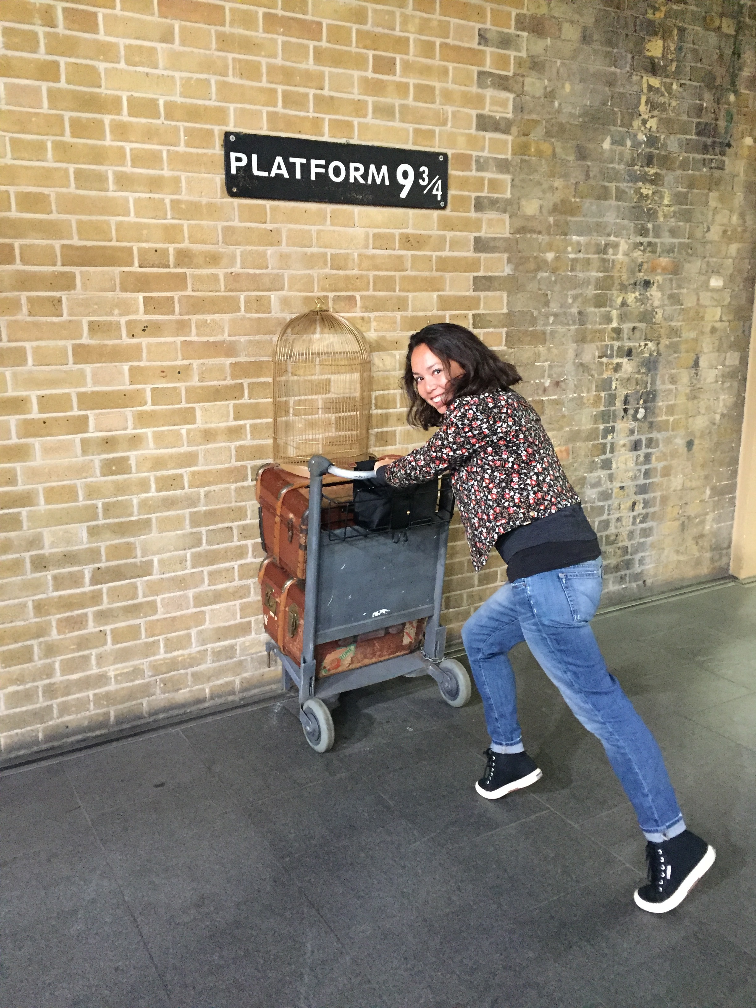 I heard Hogswort isn't so far from London, so I thought I'd just pop over there for an hour or two. 