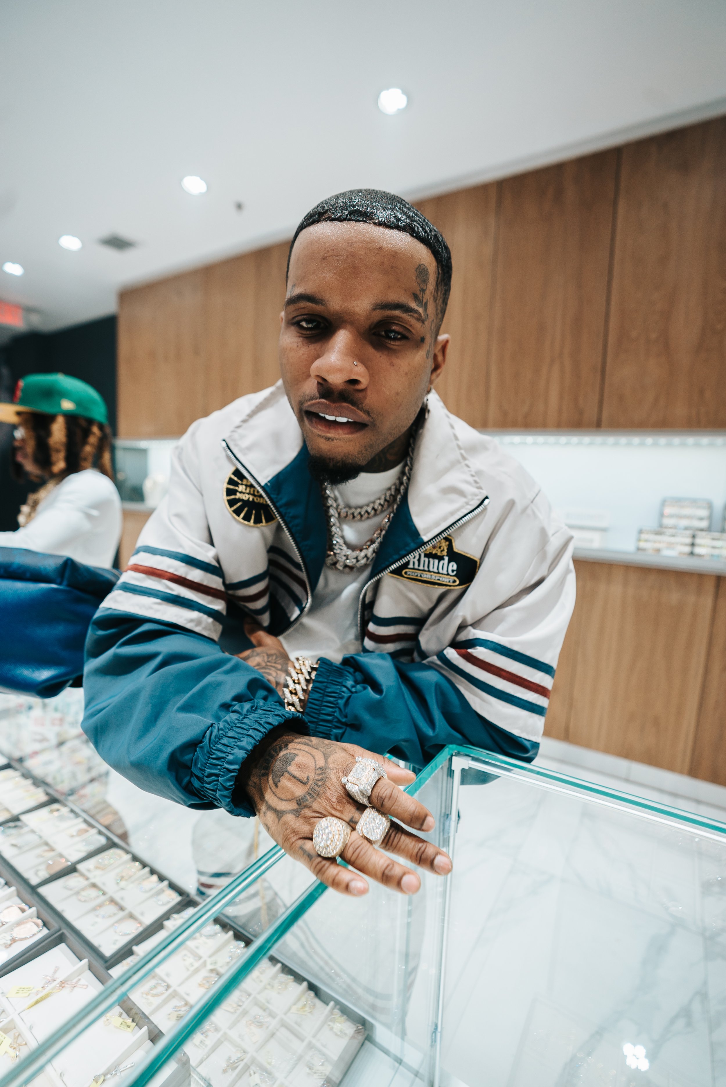 spotem gotem tory lanez no strings attached video-72.jpg