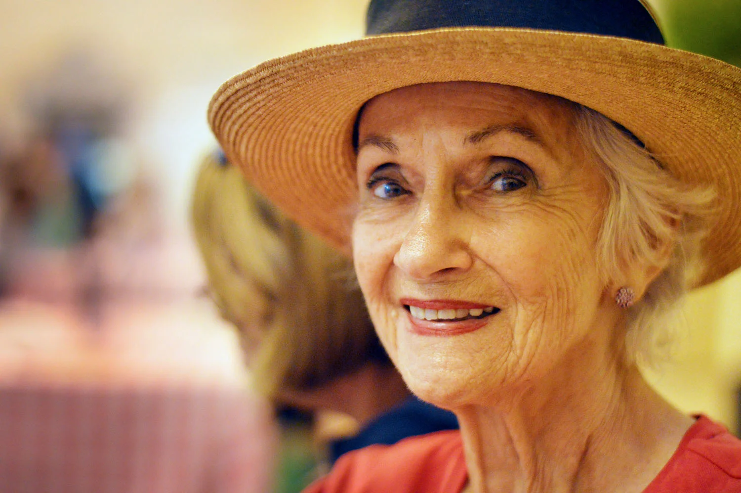 kac_photo_150824_mature_lady_hat_1500_noWM.jpg