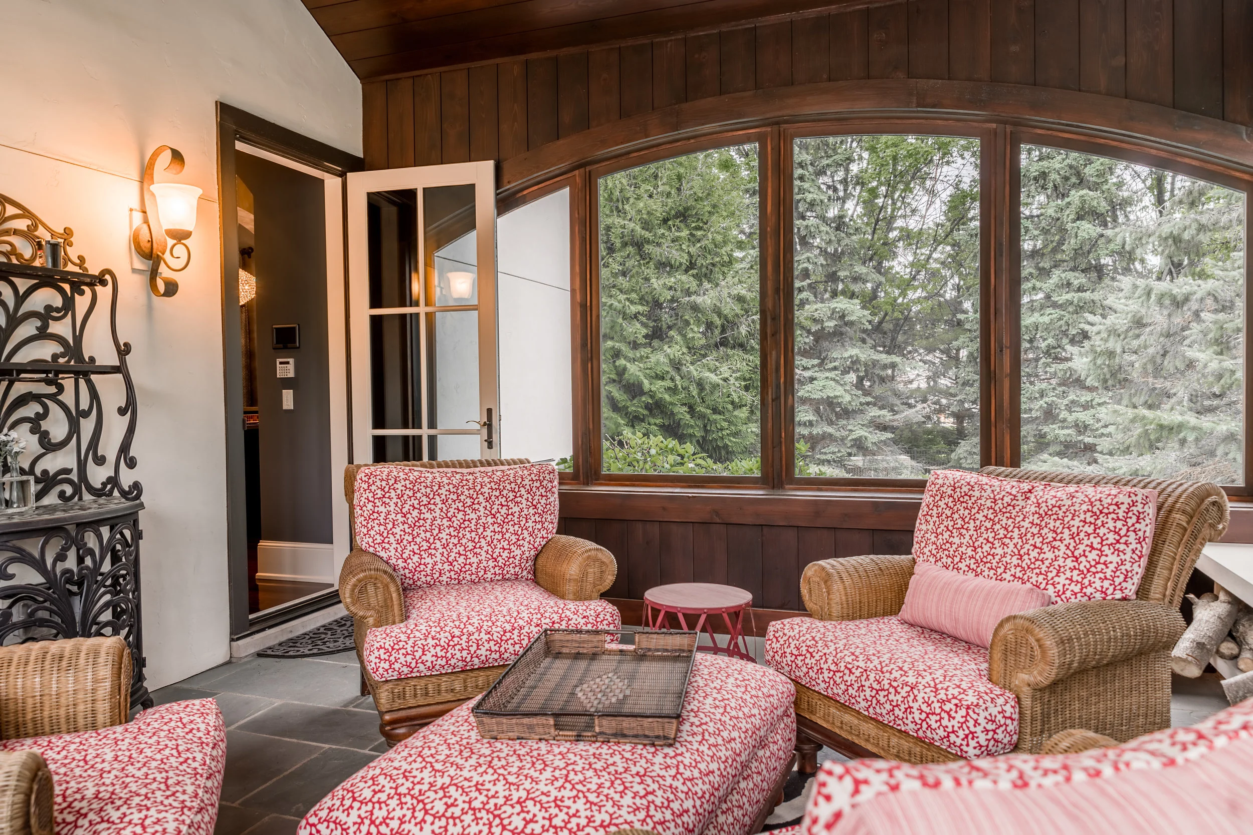 Porch2.jpg