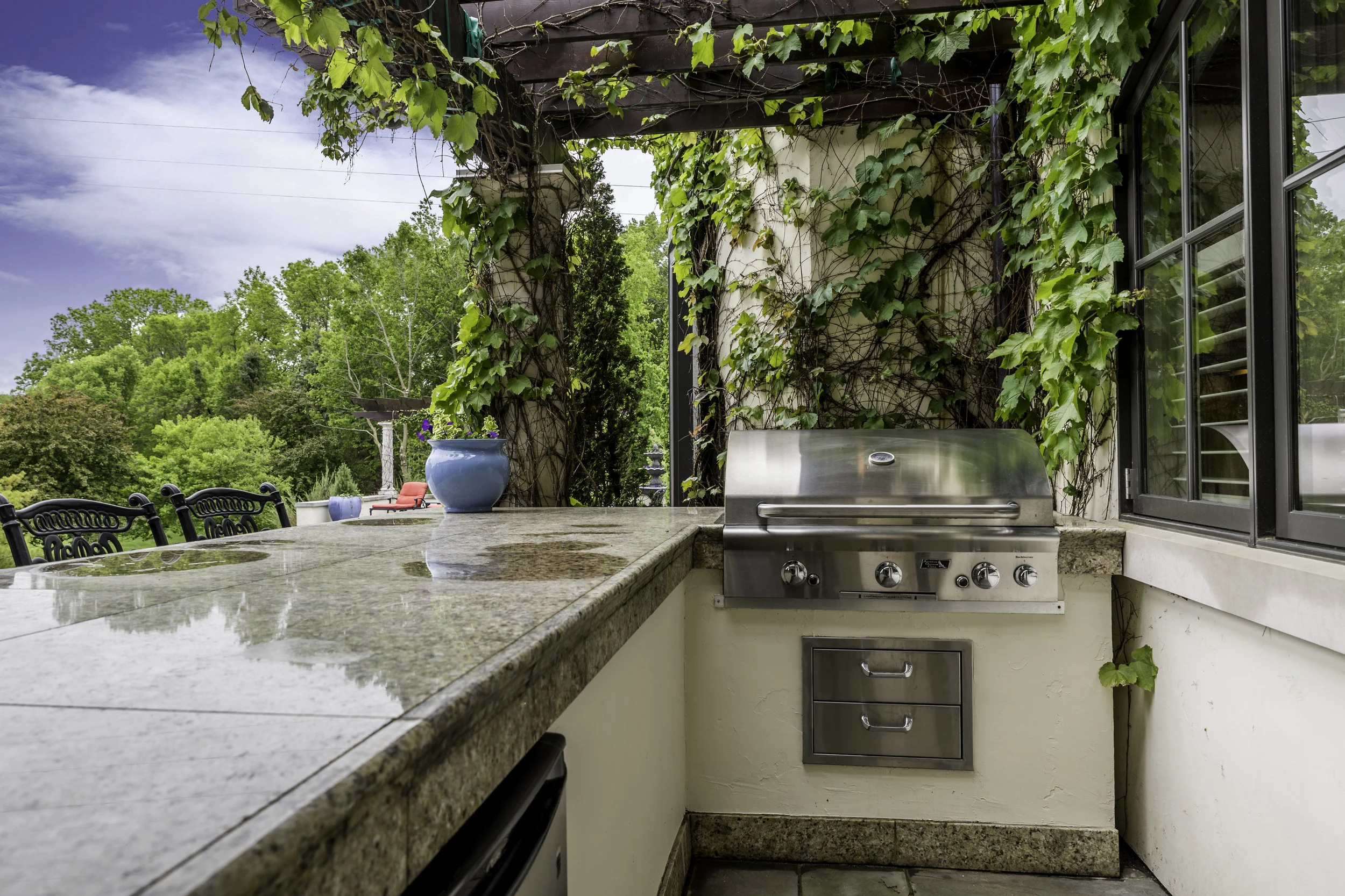 Patio10.jpg