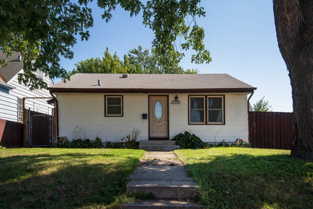 4559SnellingAve-MLS-2.jpg