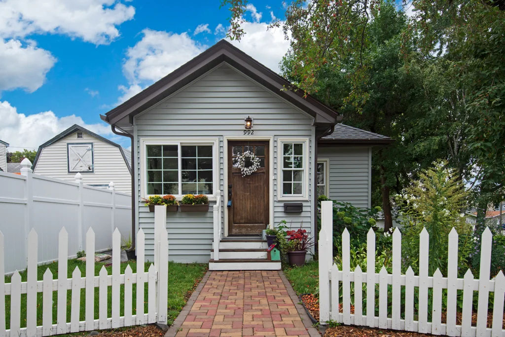 992ChurchillSt-MLS-1.jpg