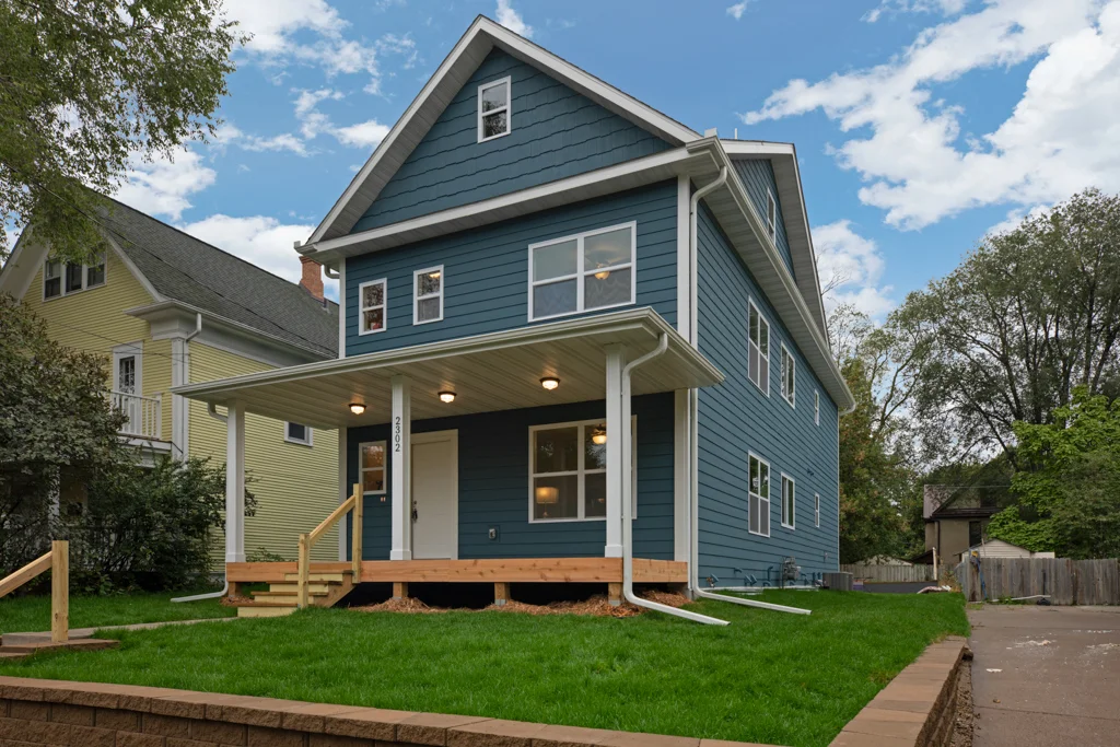 2302HowardStNE-MLS-1.jpg