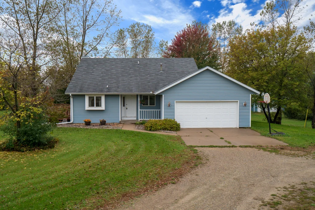 20415DonnellyAveMLS-2.jpg
