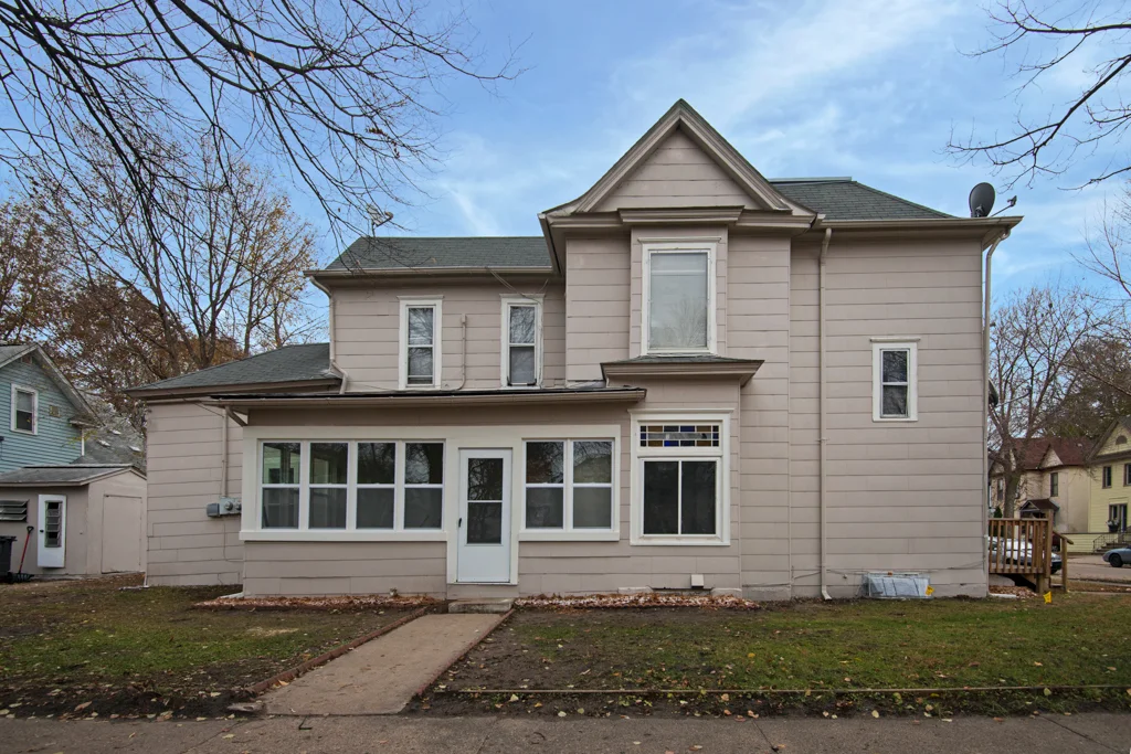 1001NE24thAve-MLS-2.jpg