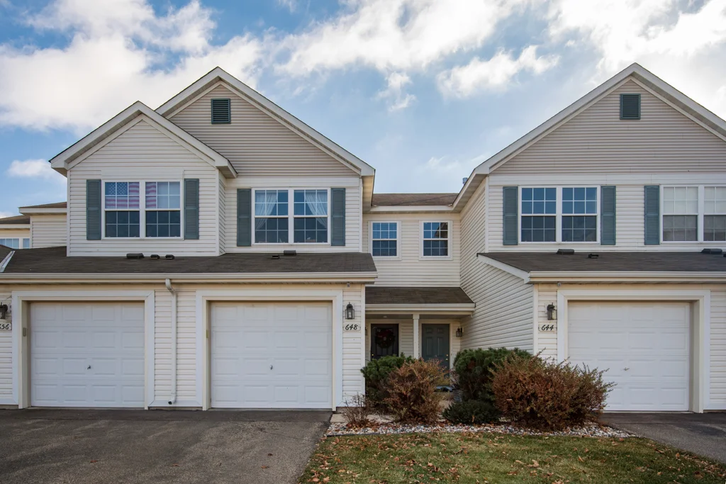 648CobblestoneWay-MLS-2.jpg