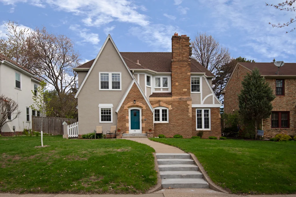 112E49thSt-MLS-2.jpg