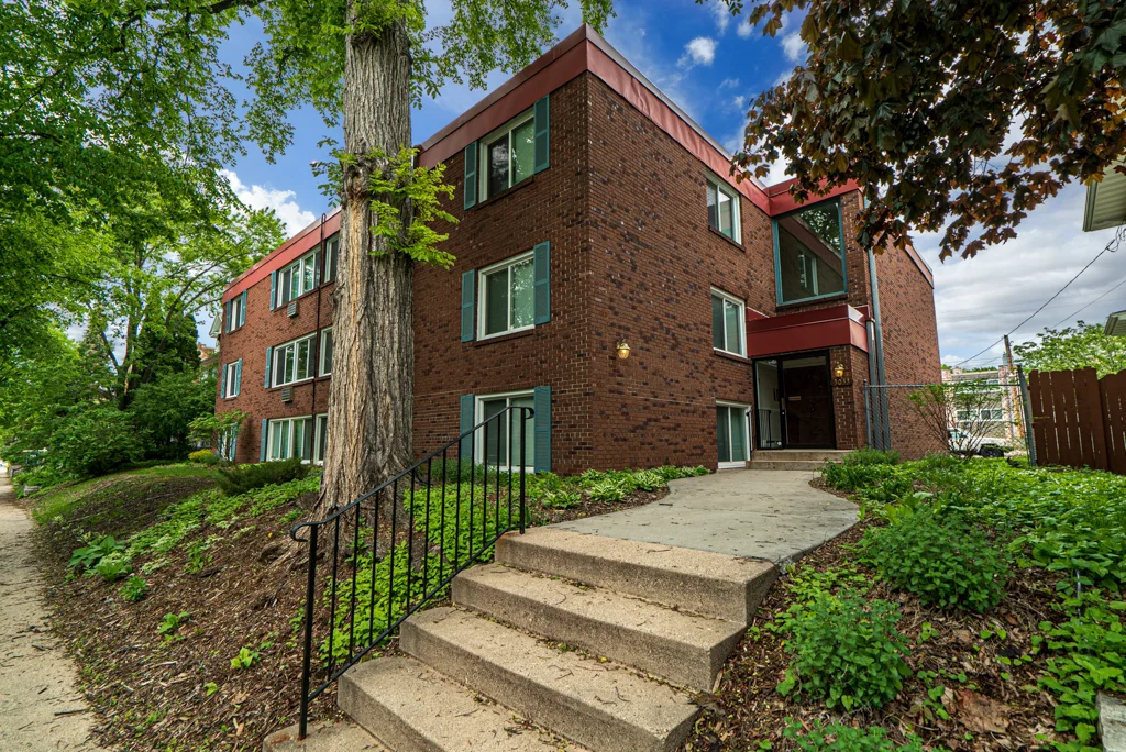 3303 James Ave S MLS-2.jpg