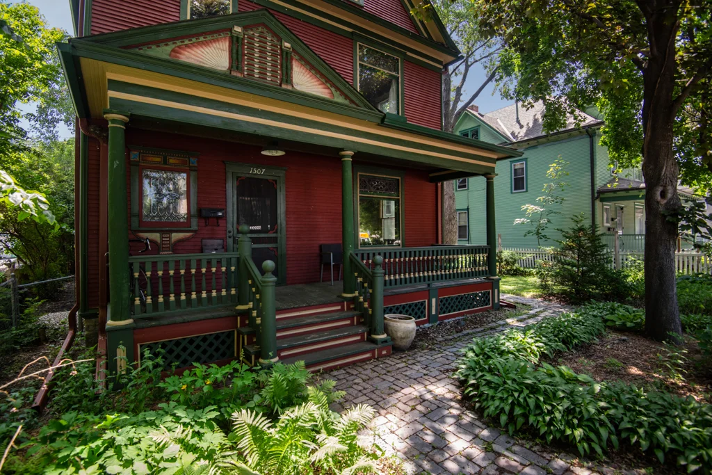 1507WashingtonStNE-MLS-3.jpg