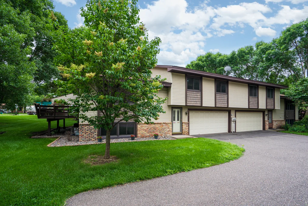 3810 Brookdale Circle N MLS-2.jpg