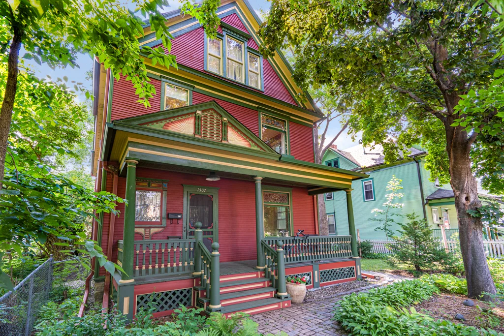 1507 Washington St NE MLS-1.jpg