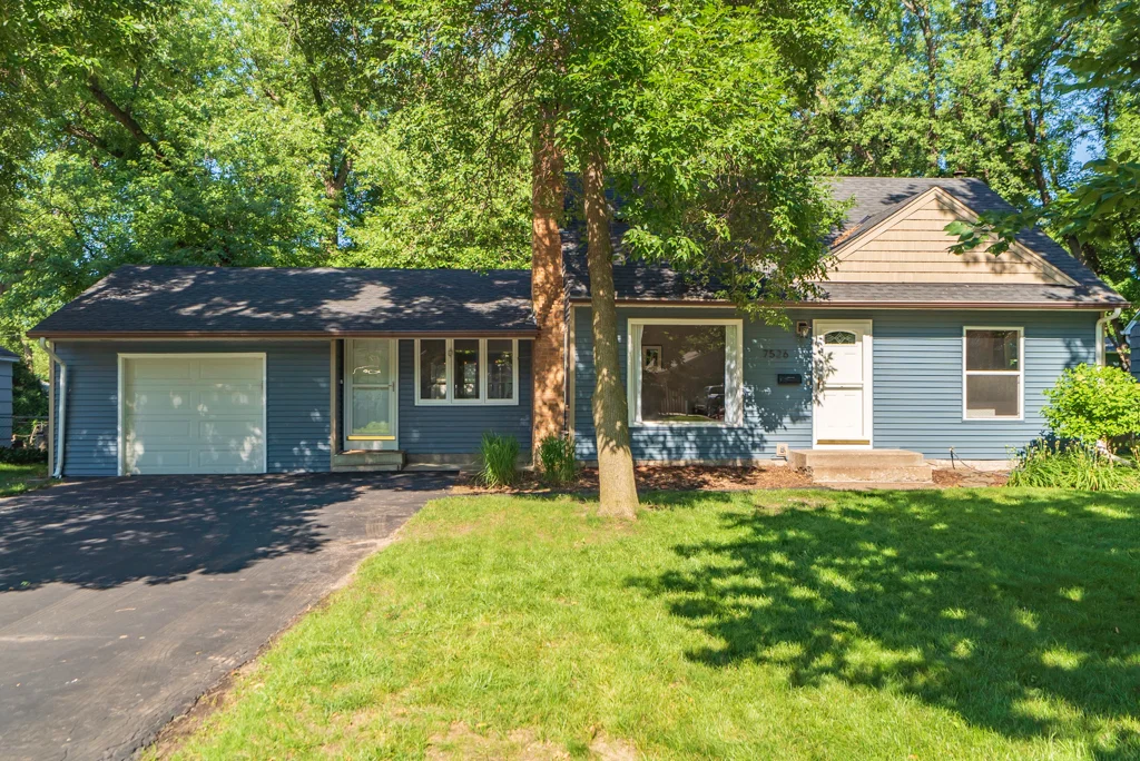 7526 Clinton Ave S MLS-2.jpg