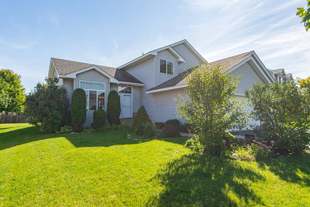 14429 Iodine St MLS-3.jpg