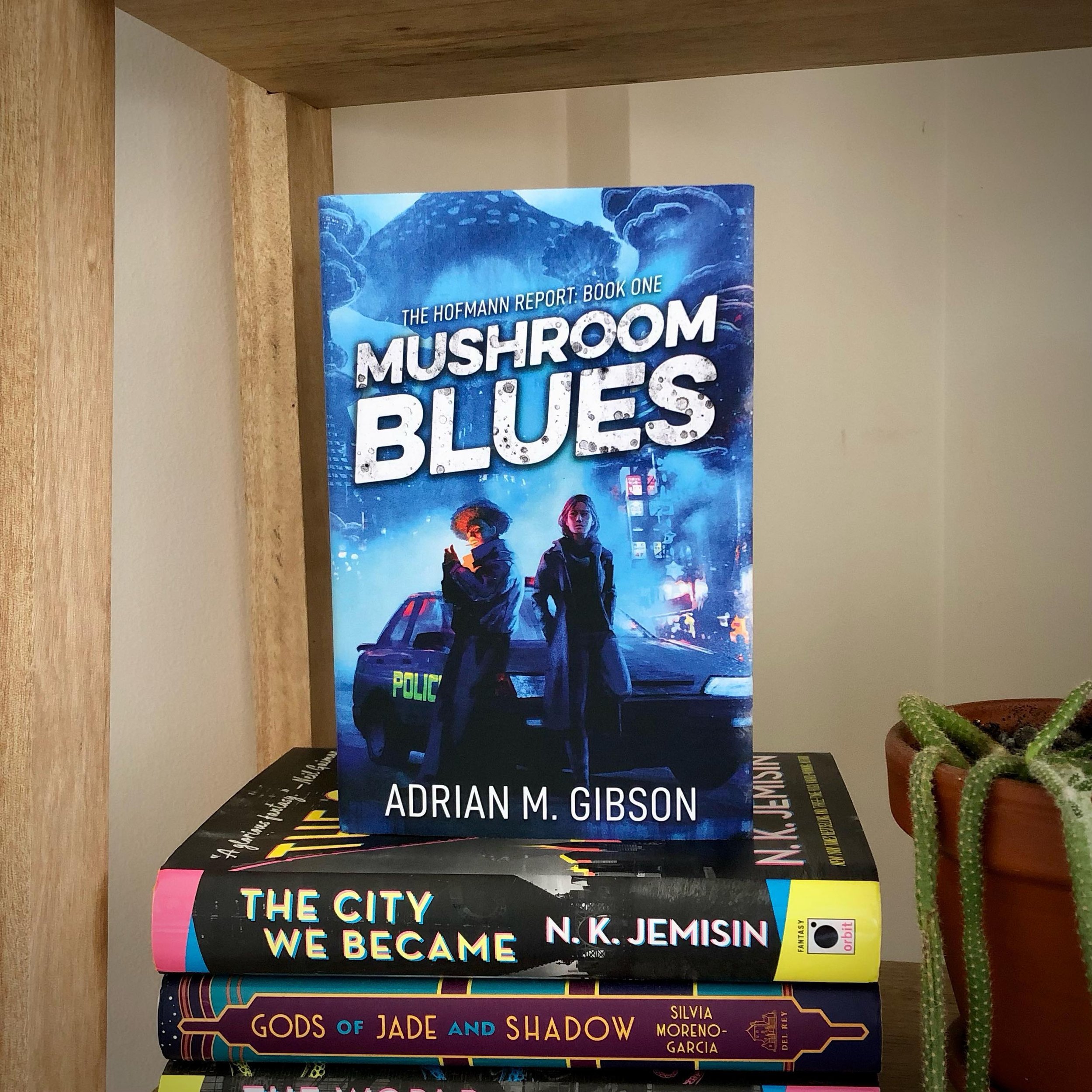 Found a home for my #MushroomBlues hardcover on the shelf! Check the book out if you like:
🍄 Fungi
🔎 Police procedurals
🏃&zwj;♂️ Fast pace
👁️ Psychedelics
😱 Body horror

BUY IT TODAY in paperback/hardcover/eBook on Amazon or read it on Kindle Un