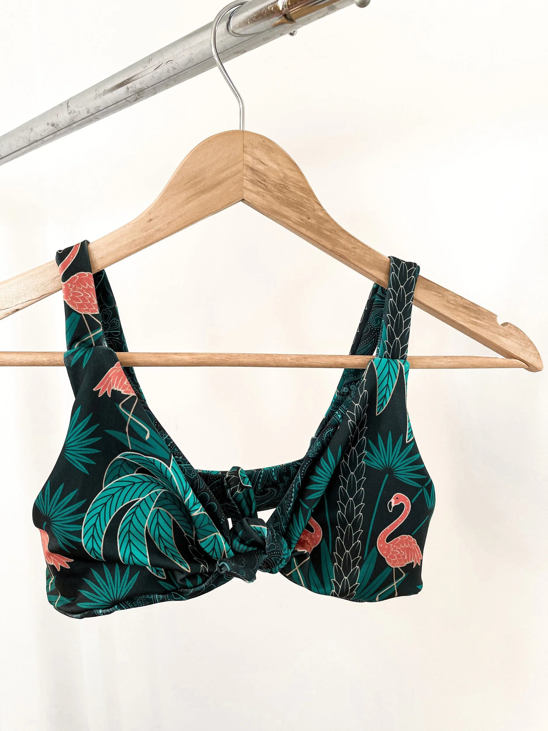 5A512DB6-5AAC-4A83-A21F-54B9E3B2BC81