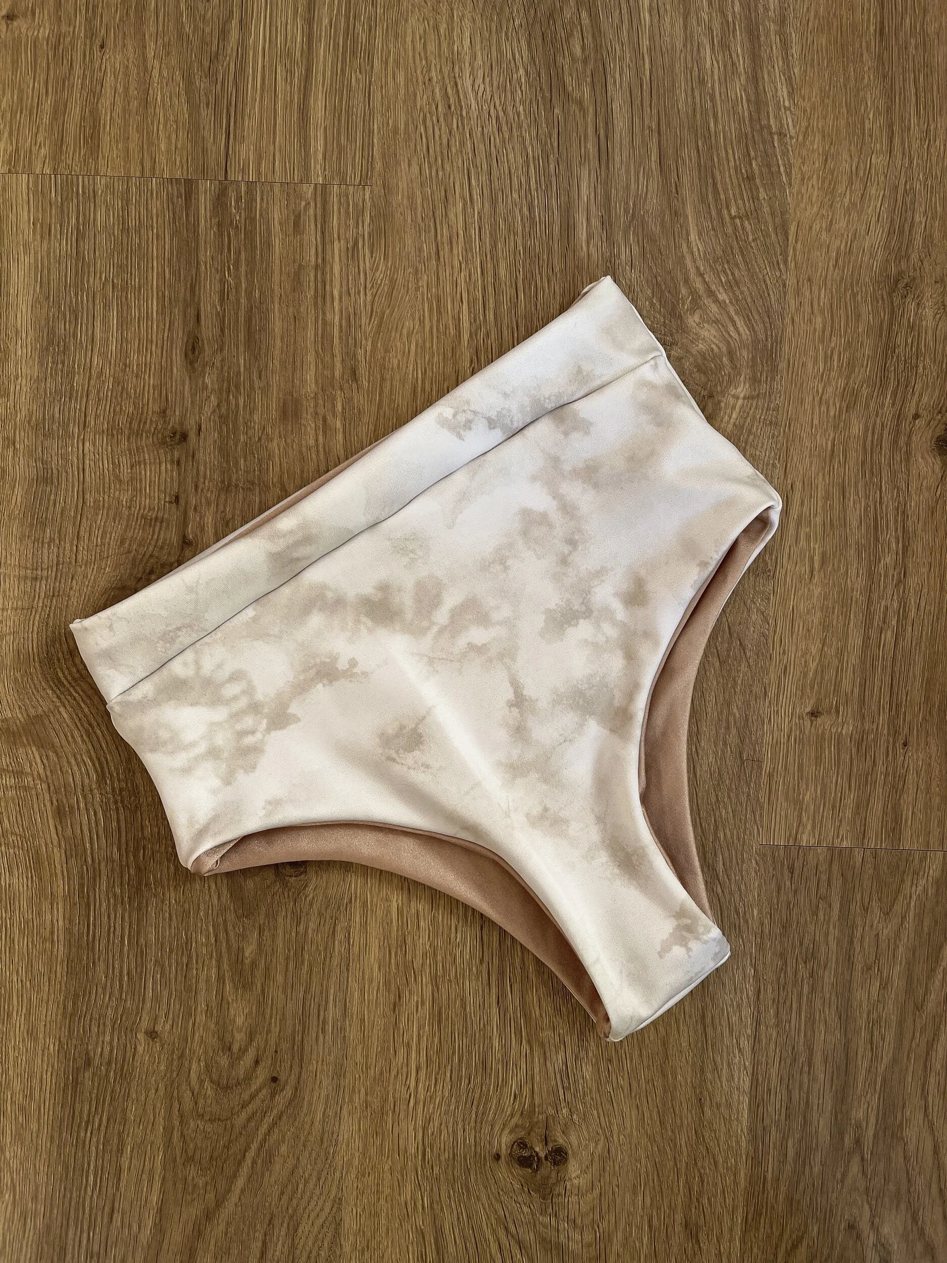 E066BC56-D91B-4FE3-B932-BDD0EA5A2784