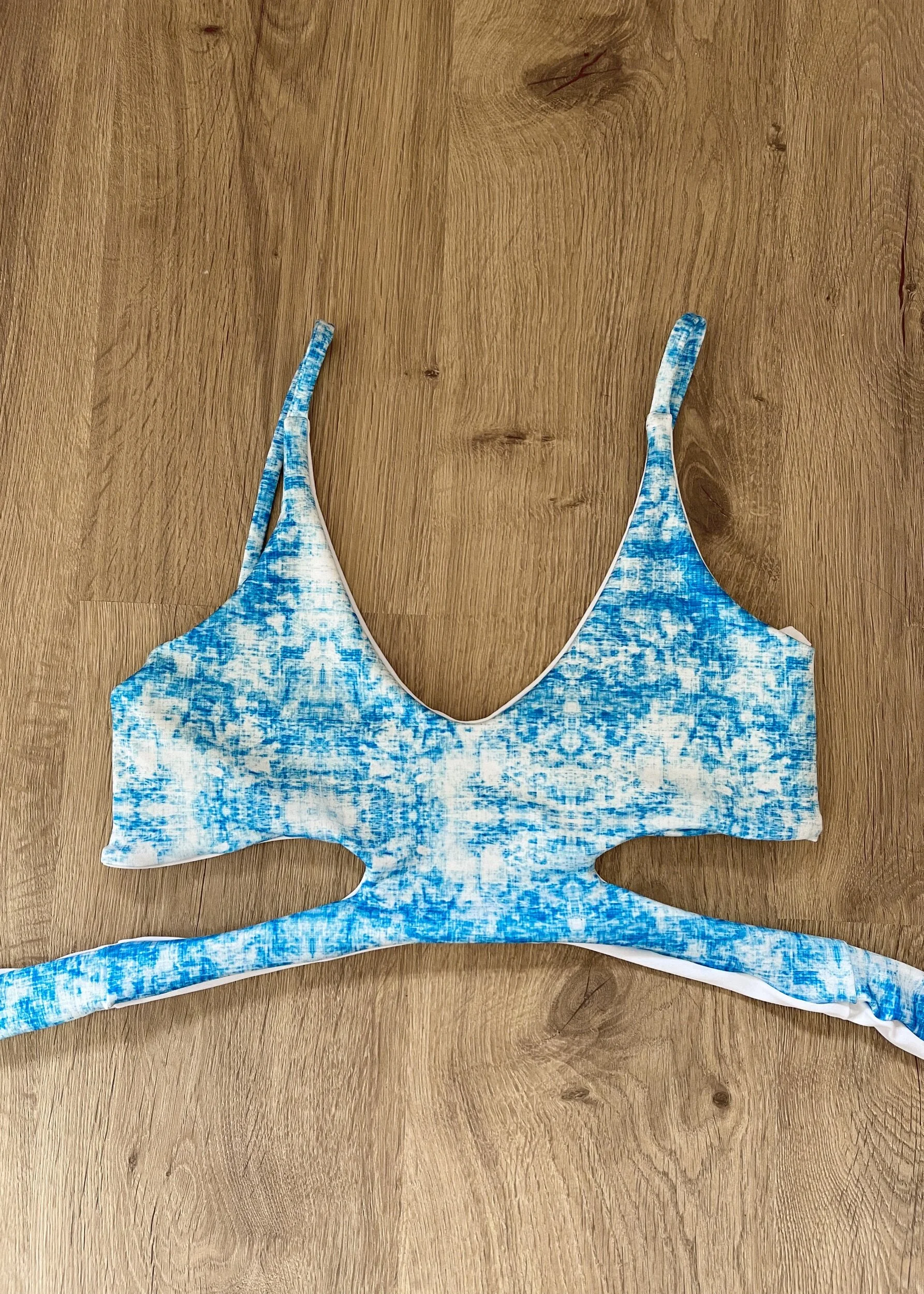 6E8E2664-5EAF-46F8-8E8E-62191CB0A24B