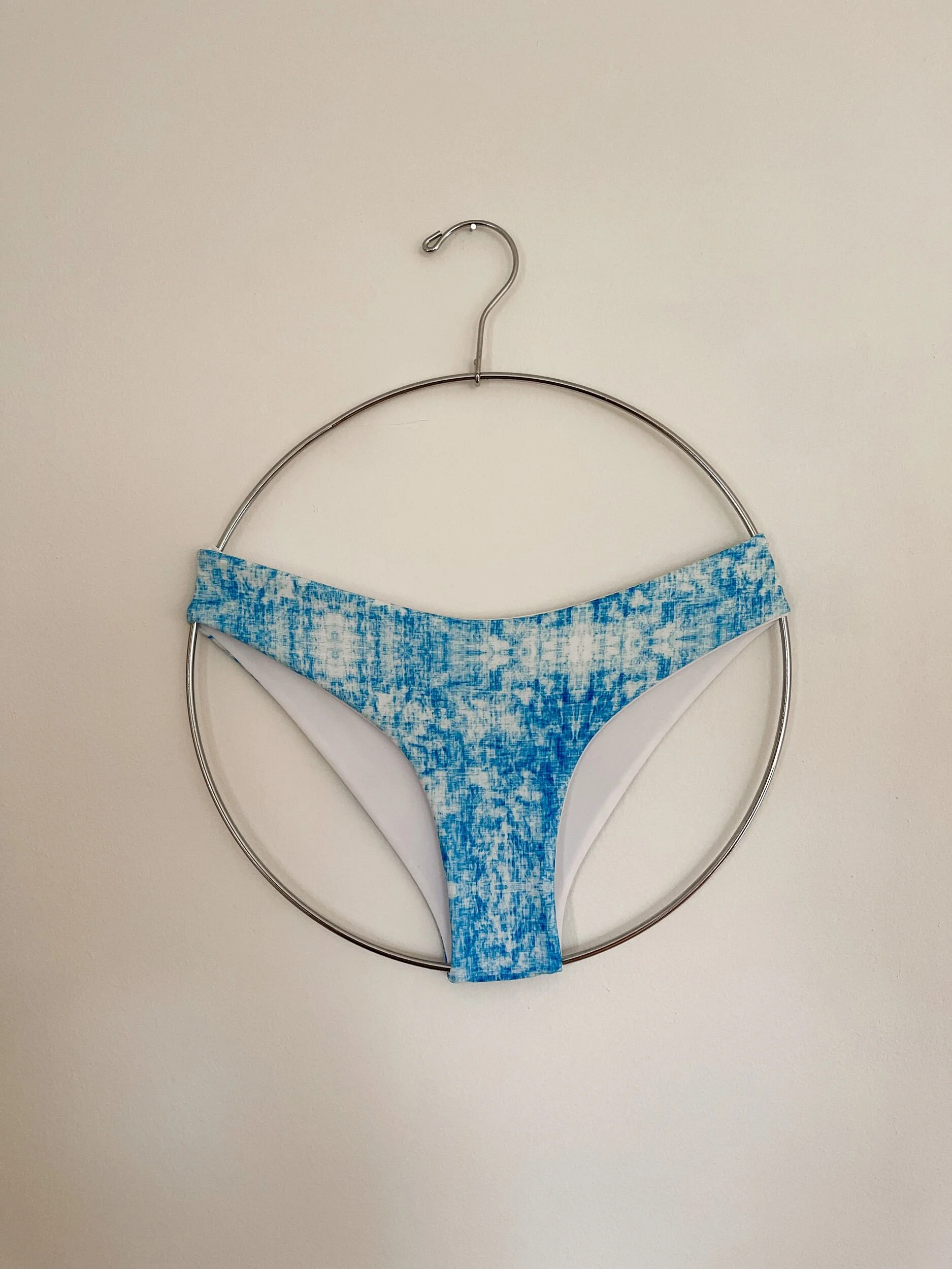 30773864-AC45-4696-9304-DA7D97CCD8FA