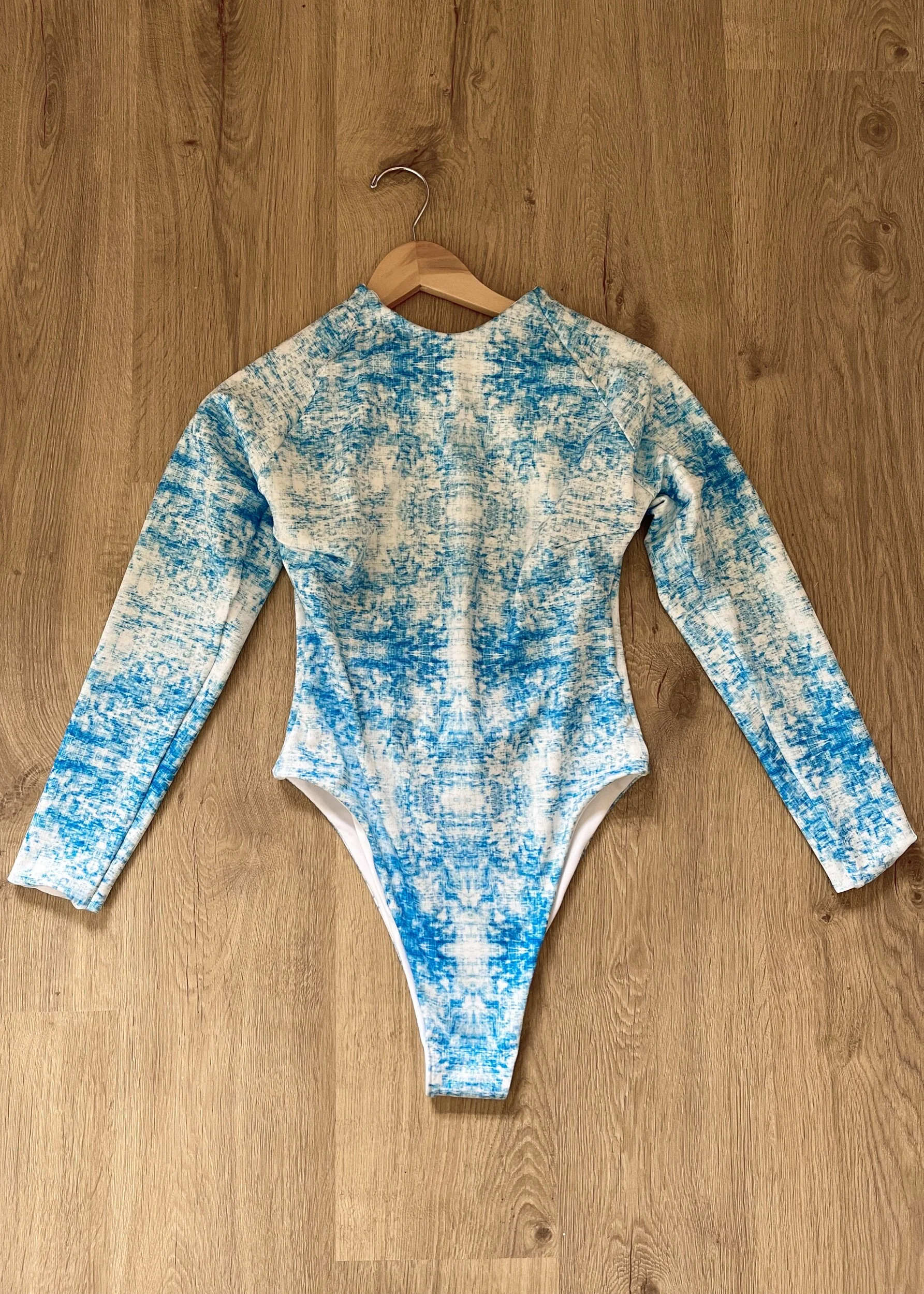 6EC22D08-261E-4B40-AFCA-38839D929EF7