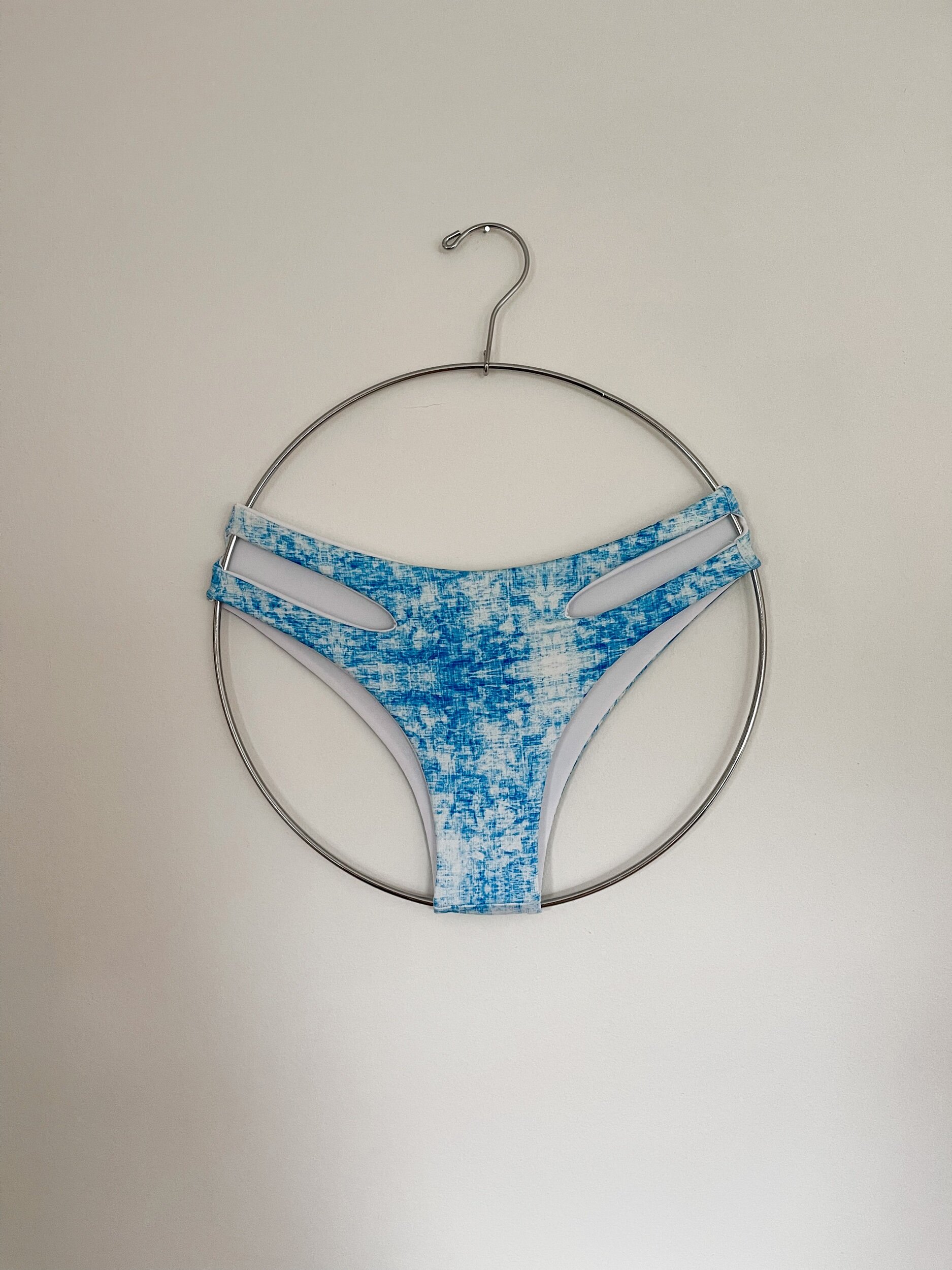 CFBE979C-B25F-48C5-9B5C-98B1CC016933