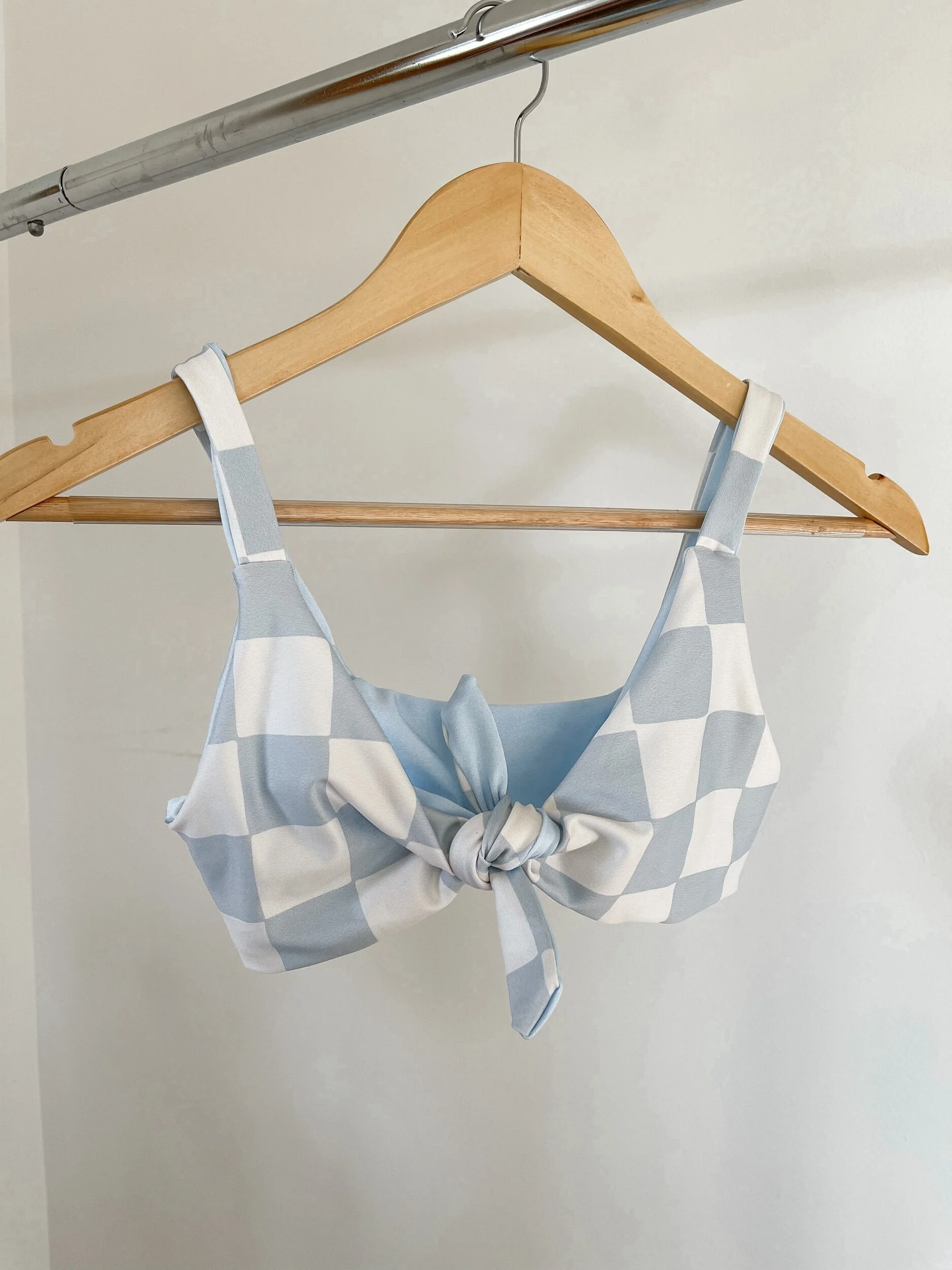 4E9D81A5-8E1F-4AC6-A50E-33DB6DA058E9