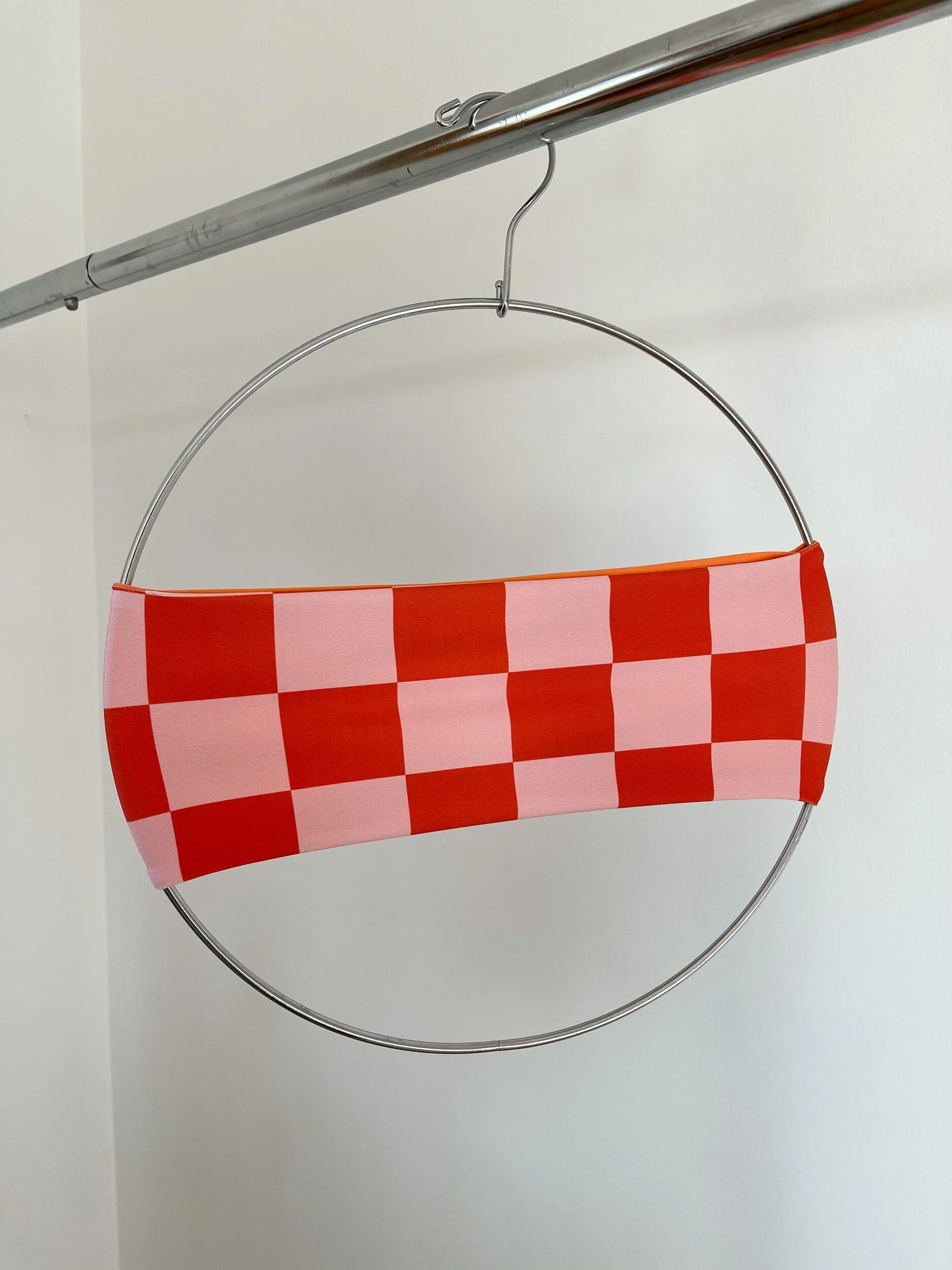 76DC8C68-3595-45AE-82A4-B312E36F2343