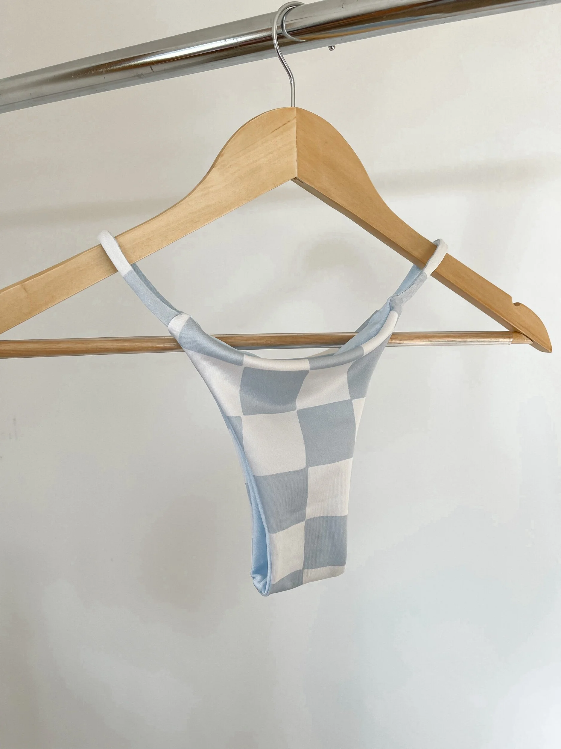 EE83E234-53E4-4363-9CA8-D6B792B21F3E