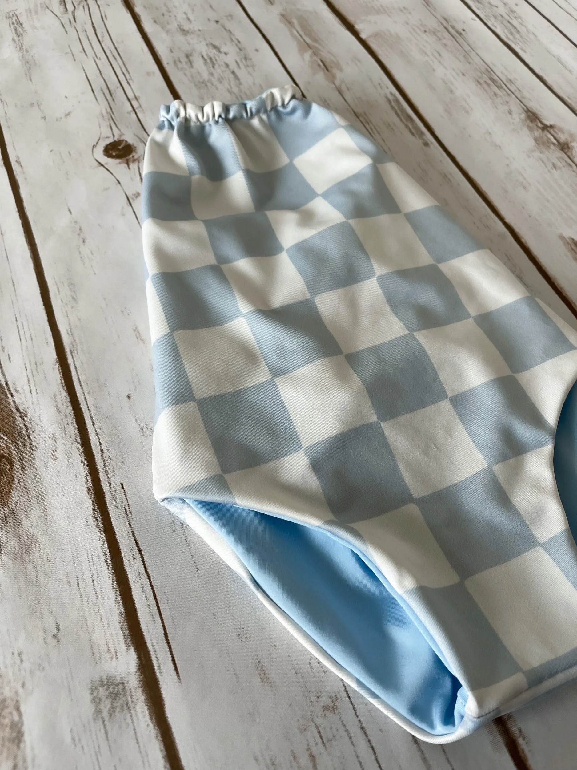 6A754050-8A6F-41B4-84B7-D9DD40900E29