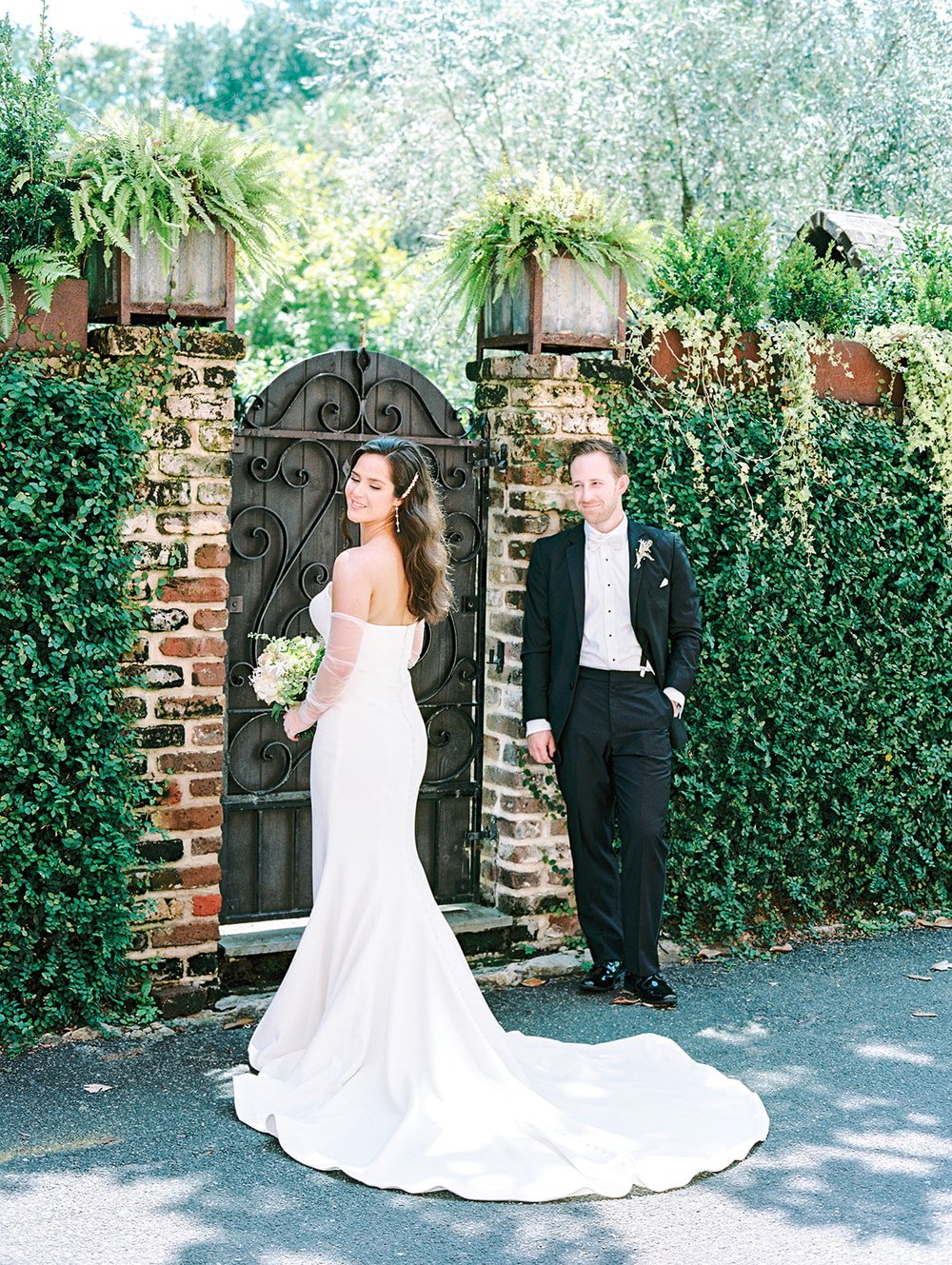 contemporary_elegance_historic_charleston_wedding6.jpg