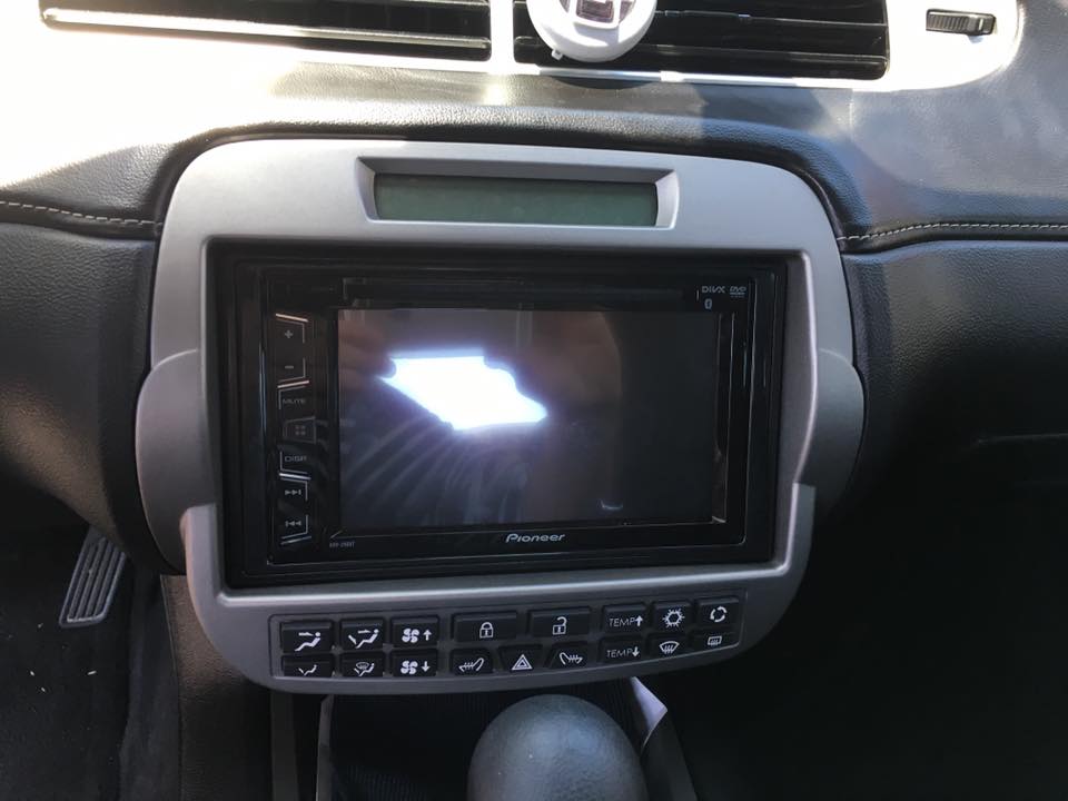 汽车视频播放器和DVD播放器在埃塞尔尼多