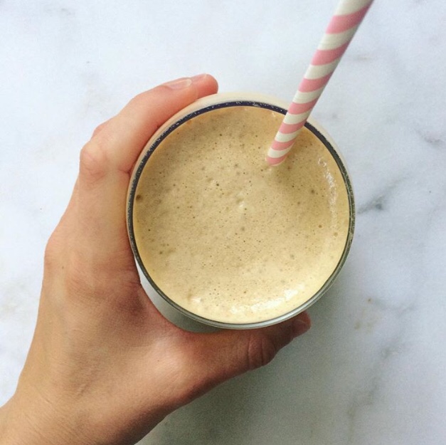 Coffee smoothie (cold brew, frozen banana, date) with collagen peptides.
