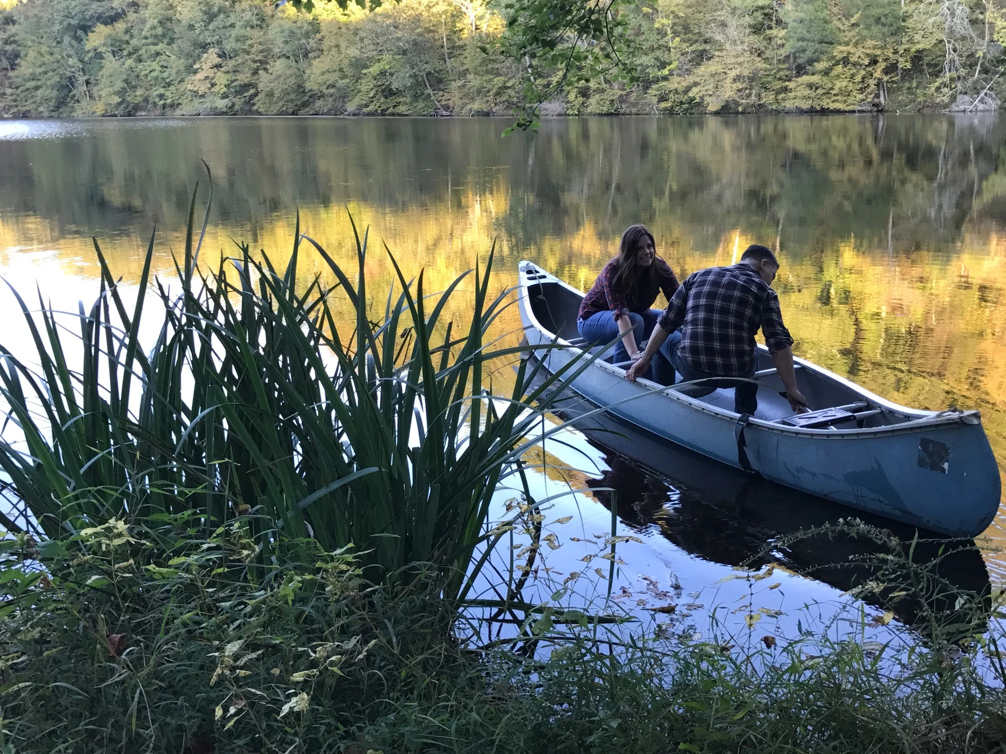 Lovers in canoe.JPG